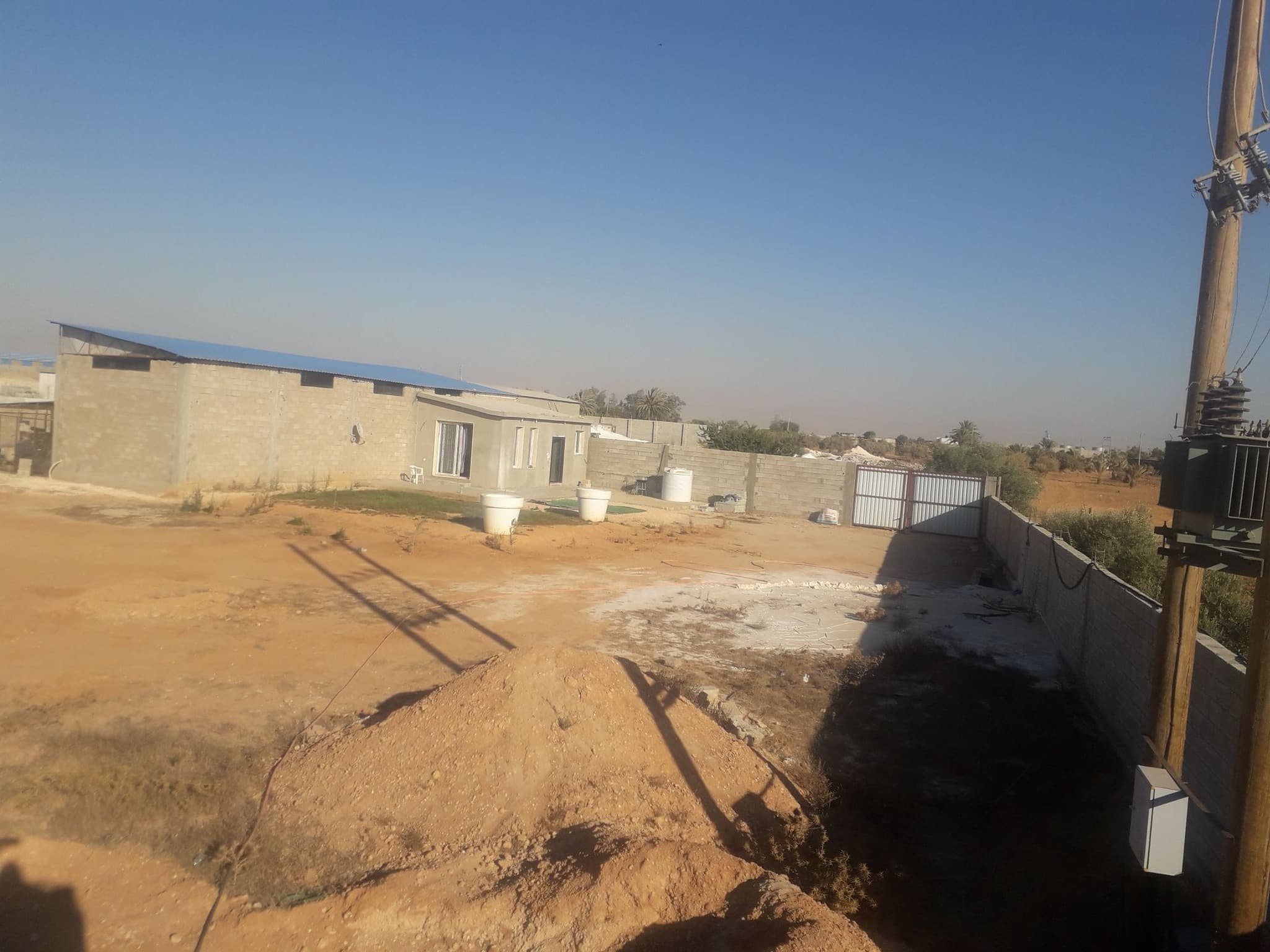 المبنى الخارجي للمصنع