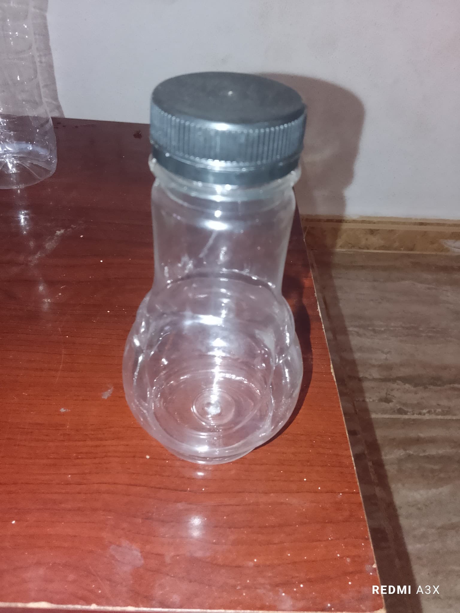 فوارغ بلاستيكية شفافة