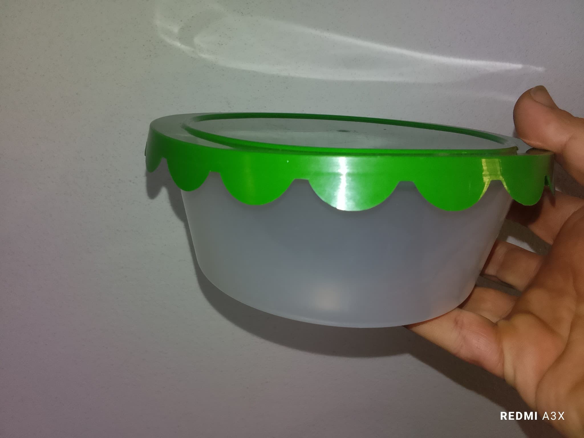 حاويات بلاستيكية